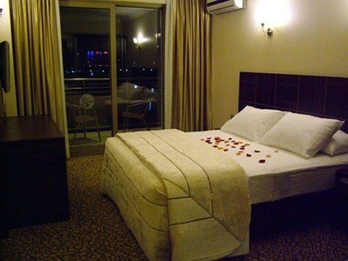 Suena Hotel Çeşme Extérieur photo